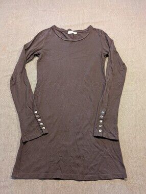 Velvet by Graham & Spencer Brown long sleeve top with button cuff Size Medium